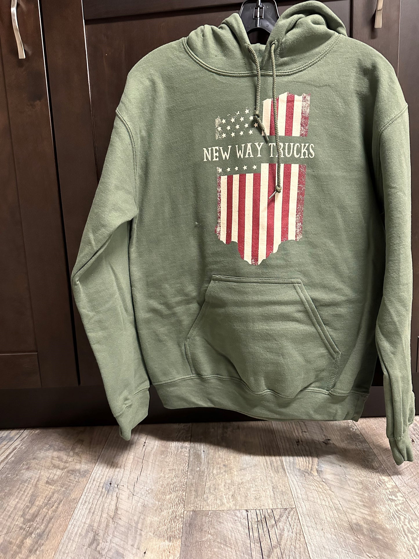 Gildan Flag Sweatshirt – New Way Clothing